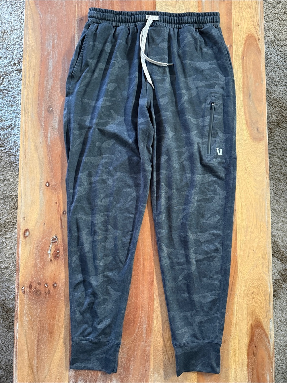 Vuori Men's Sunday Performance Jogger Gray Camo size Medium
